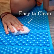 Camper easily cleaning Rubbermaid camp pad image number 4