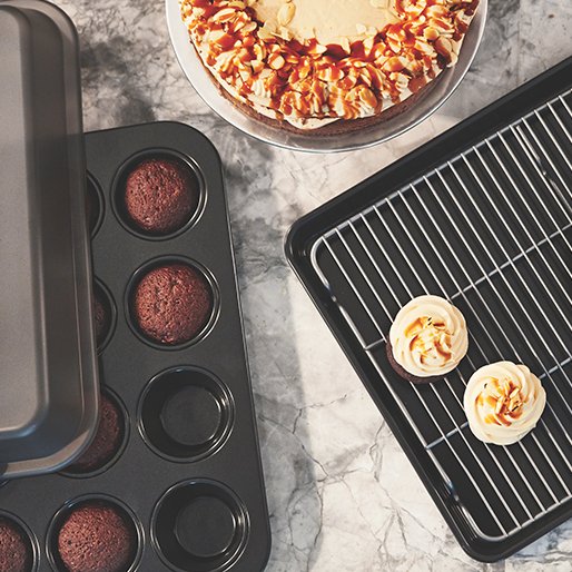 Calphalon Gourmet Nonstick Bakeware Cookie Sheet and Cooling Rack Set, 4  Piece