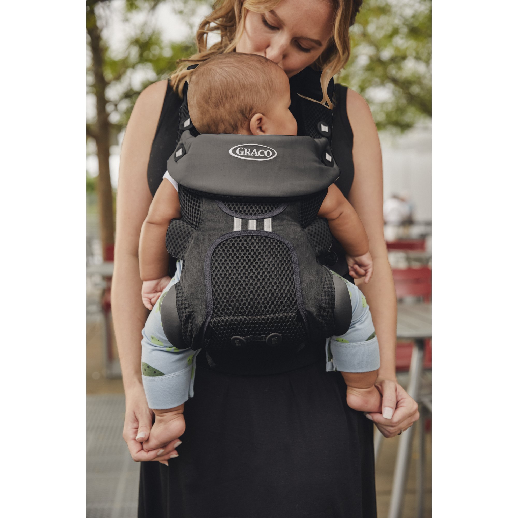 Tomy premier baby carrier outlet