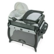 Graco pack and play bassinet with accessories image number 1